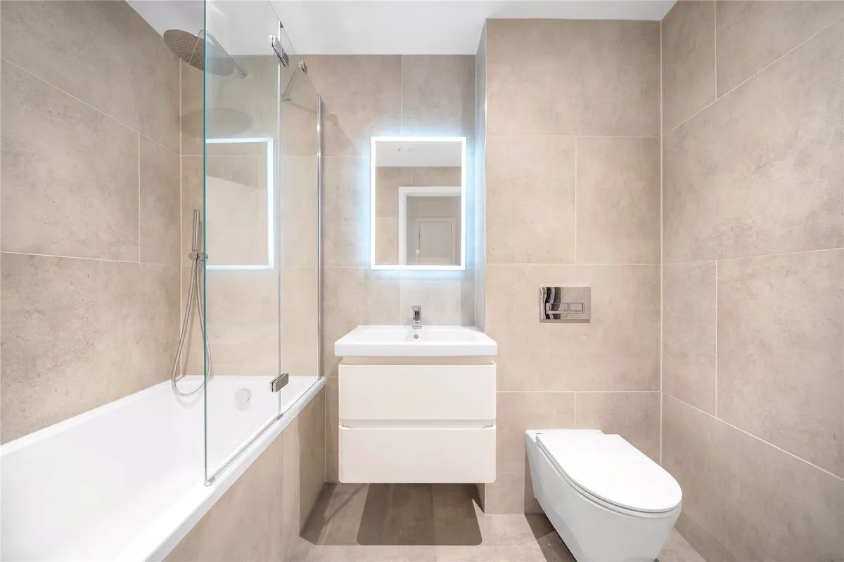 En-suite bathroom